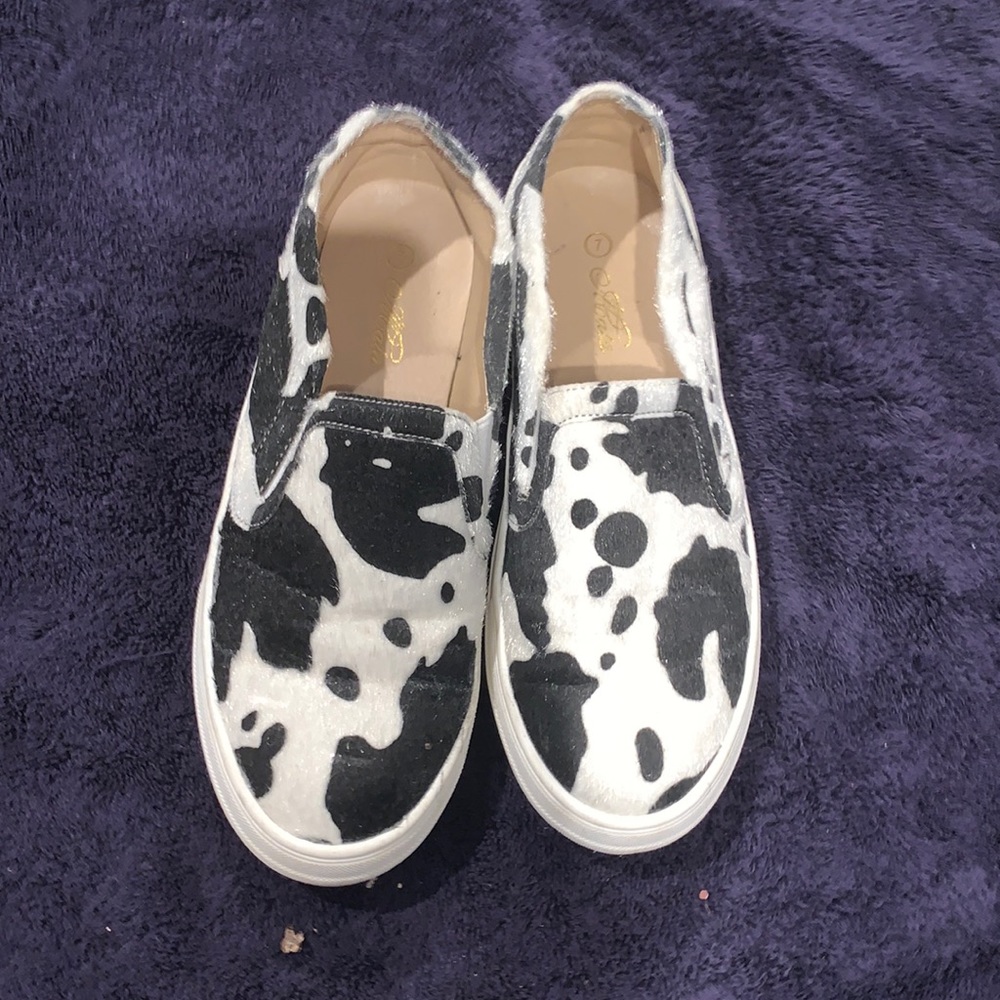 Mata slip on sneakers